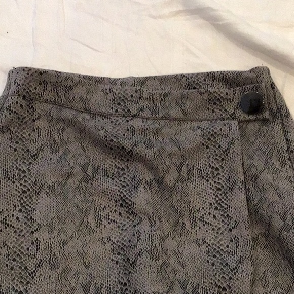 Haute Monde Skort Size Medium - Picture 3 of 5